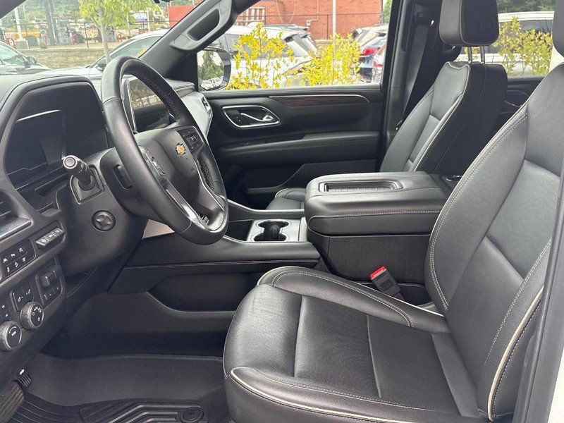 Used 2024 Chevrolet Tahoe Premier w/ Premium Package AWD/4WD image 5