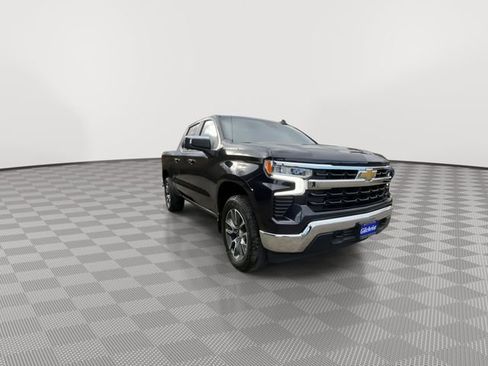Used 2023 Chevrolet Silverado 1500 LT AWD/4WD image 3