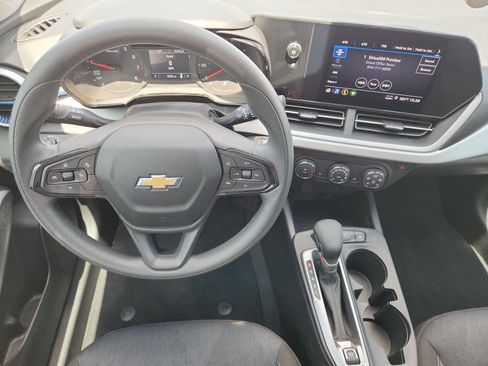 Used 2024 Chevrolet Trax LS w/ LS Convenience Package FWD image 22