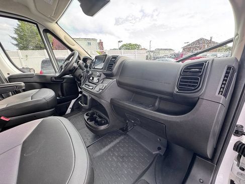 Used 2026 RAM ProMaster 2500 w/ Convenience Group FWD image 19