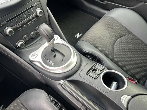 Used 2020 Nissan 370Z Touring Sport RWD image 37