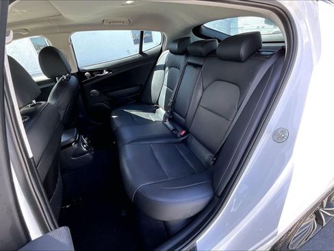 Used 2018 Kia Stinger Premium RWD image 29