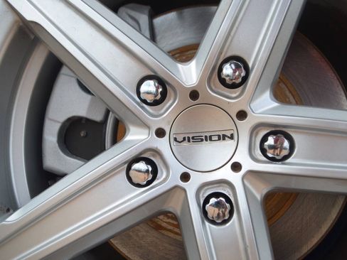 Used 2010 Ford Explorer XLT image 12