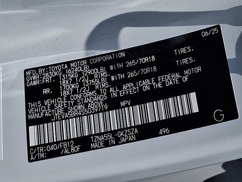 Used 2025 Toyota 4Runner Limited AWD/4WD image 27