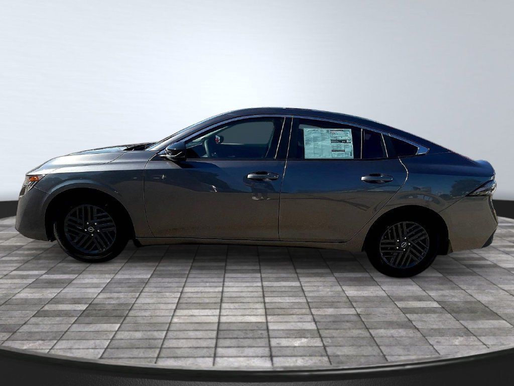 Used 2026 Nissan Sentra SV w/ SV Convenience Package FWD image 14