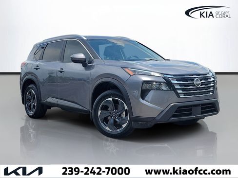 Used 2025 Nissan Rogue SV w/ SV Premium Package FWD image 1