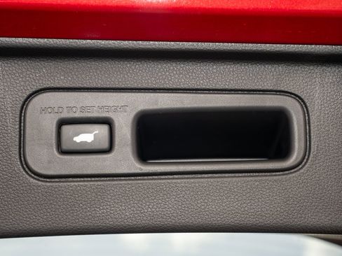Certified 2025 Honda Pilot Touring image 11