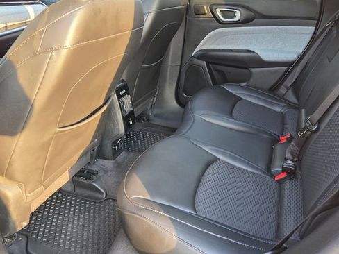 Used 2022 Jeep Compass Latitude w/ Sun and Sound Group FWD image 8