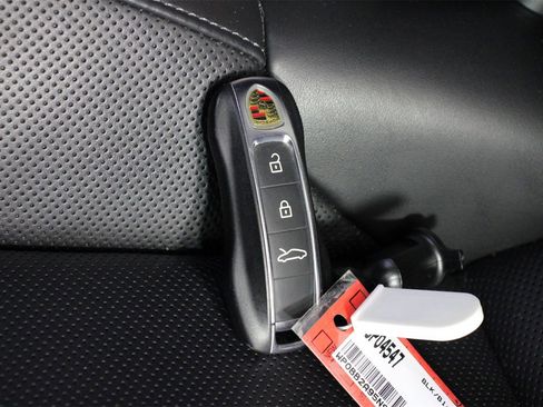 Used 2022 Porsche 911 Targa 4 GTS image 34