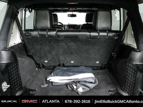 Used 2015 Jeep Wrangler Unlimited Sahara AWD/4WD image 29