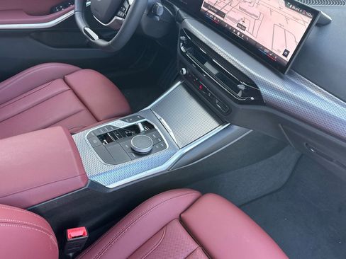 Used 2025 BMW 330i xDrive Sedan w/ Convenience Package image 30