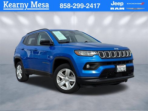 Used 2022 Jeep Compass Latitude image 1