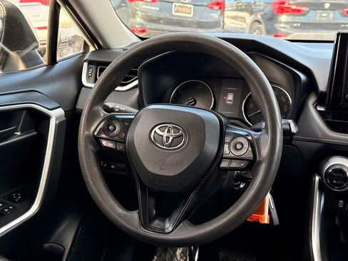 Used 2019 Toyota RAV4 LE image 19