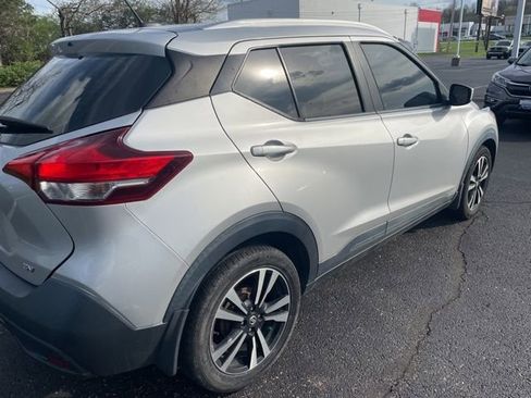 Used 2018 Nissan Kicks SV FWD image 8