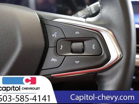 Used 2024 Chevrolet Trax ACTIV w/ Sunroof Package FWD image 22
