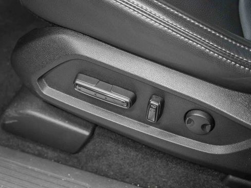 Used 2025 Honda Pilot EX-L image 22