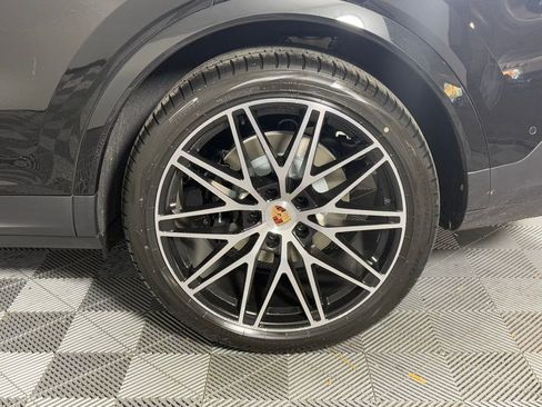 New 2026 Porsche Cayenne Coupe image 12