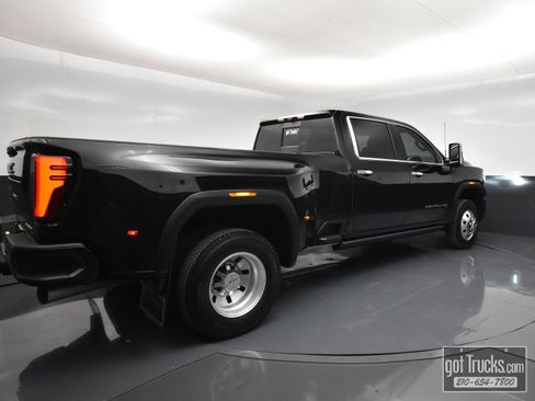 Used 2024 GMC Sierra 3500 Denali Ultimate AWD/4WD image 48
