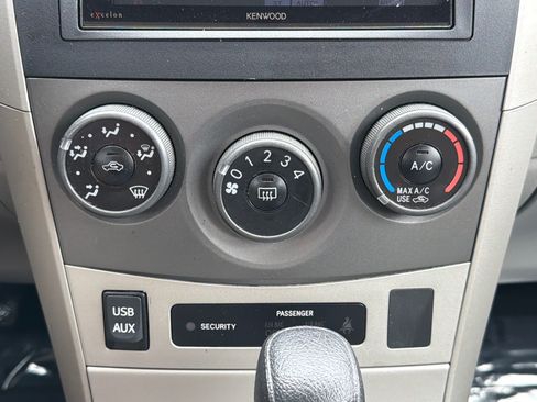 Used 2012 Toyota Corolla LE FWD image 16