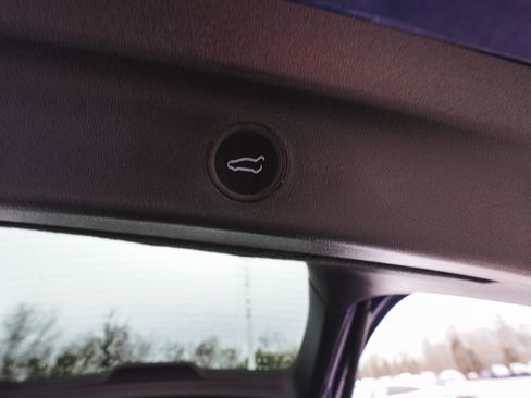 Used 2024 Tesla Model Y Long Range image 41