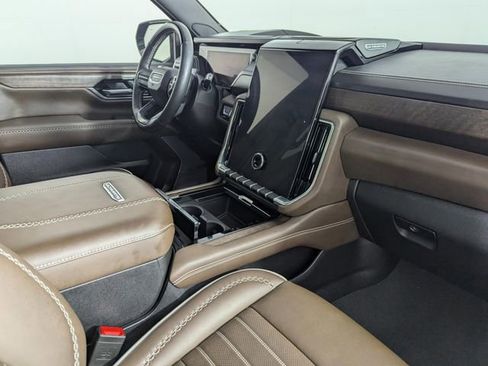 Used 2025 GMC Yukon Denali Ultimate image 25