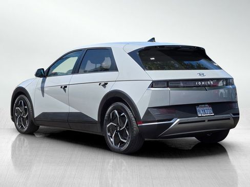 Used 2024 Hyundai Ioniq 5 SEL RWD image 9