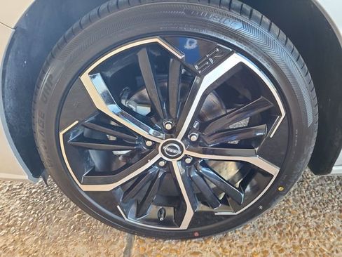 Used 2024 Nissan Altima 2.5 SR image 31