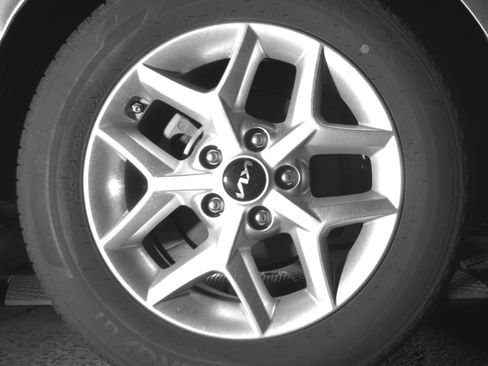 Used 2025 Kia Soul LX w/ LX Technology Package FWD image 20