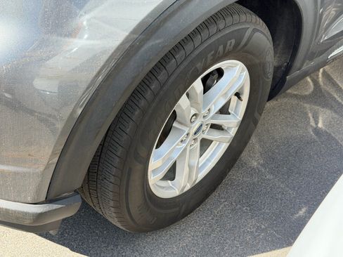 Used 2023 Ford Explorer XLT w/ Equipment Group 202A RWD image 6