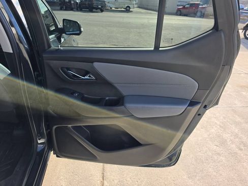 Used 2021 Chevrolet Traverse Premier AWD/4WD image 17