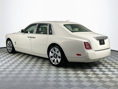 New 2026 Rolls-Royce Phantom Sedan image 2