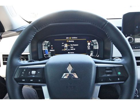 Used 2024 Mitsubishi Outlander SEL image 15