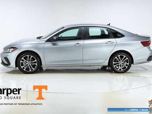 Used 2025 Volkswagen Jetta Sport FWD image 38