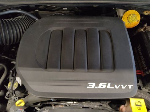 Used 2018 Dodge Grand Caravan SXT FWD image 30