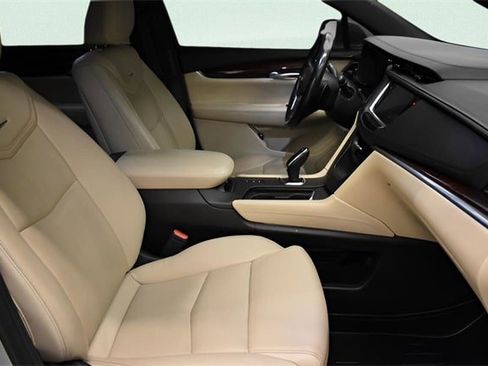 Used 2018 Cadillac XT5 Premium Luxury image 14