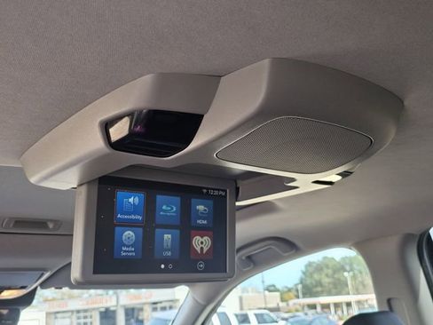 Used 2022 Honda Pilot Touring image 19