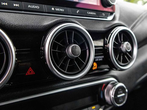 Used 2020 Nissan Sentra SV w/ Electronics Package image 32