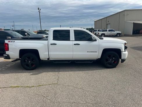 Used 2018 Chevrolet Silverado 1500 LTZ Z71 w/ Redline Edition AWD/4WD image 8