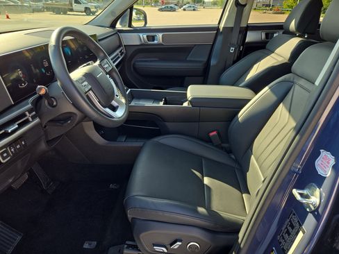 Used 2026 Hyundai Santa Fe SEL FWD image 16