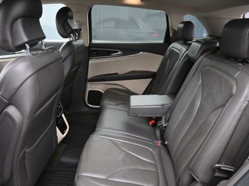 Used 2019 Lincoln Nautilus Reserve FWD image 15