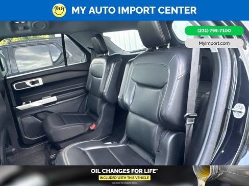 Used 2021 Ford Explorer XLT w/ Equipment Group 202A AWD/4WD image 20