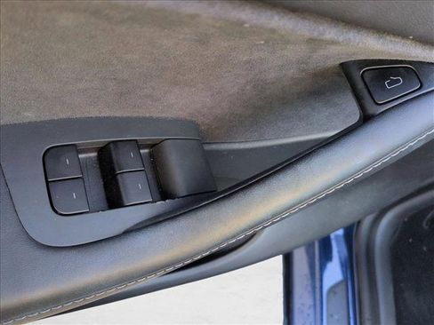 Used 2021 Tesla Model Y Long Range image 16