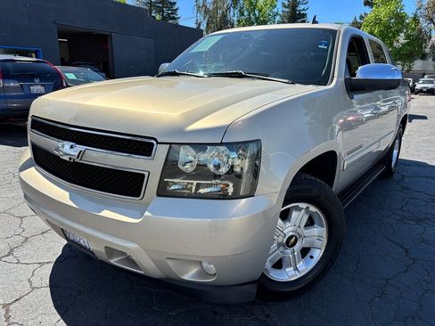 Used 2008 Chevrolet Avalanche LT w/ LT Preferred Equipment Group image 8