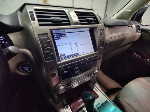 Used 2016 Lexus GX 460 w/ Premium Package AWD/4WD image 34
