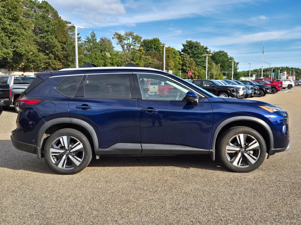Used 2024 Nissan Rogue SL w/ SL Premium Package AWD/4WD image 7