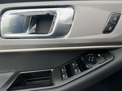 New 2026 Ford Explorer Active AWD/4WD image 23