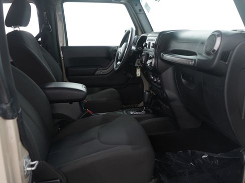 Used 2017 Jeep Wrangler Sport image 12
