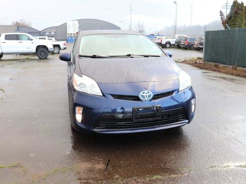 Used 2015 Toyota Prius Four image 3