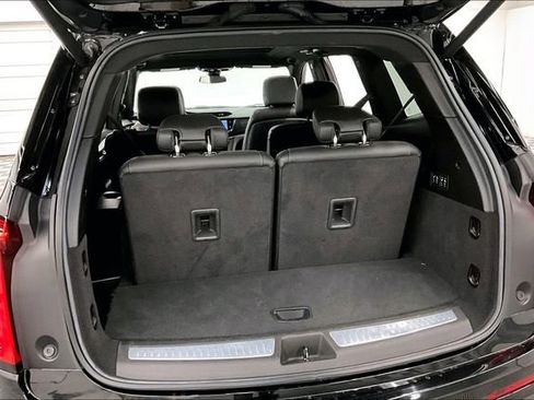 Used 2024 Cadillac XT6 Premium Luxury image 40