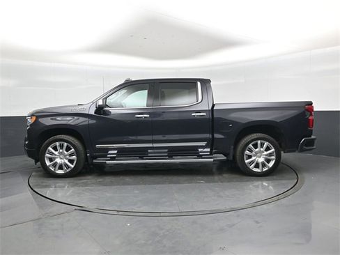 Used 2022 Chevrolet Silverado 1500 High Country w/ High Country Premium Package image 7